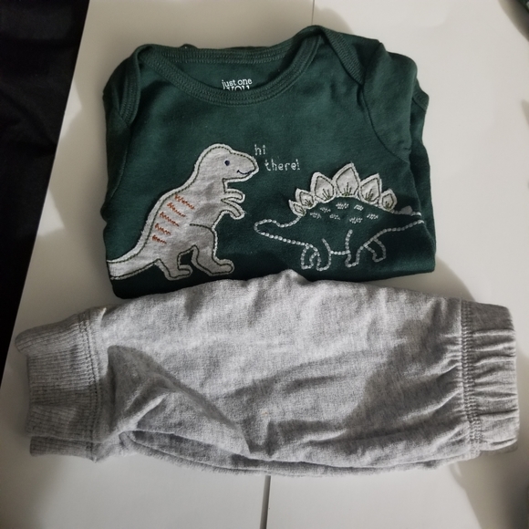 Dinosaur bundle - Picture 2 of 4